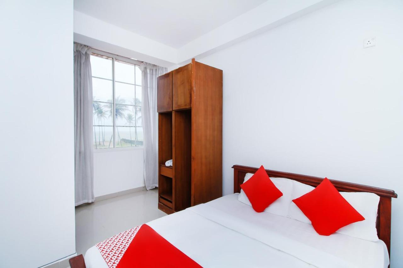 Hotel By The C Uswetakeiyawa Extérieur photo