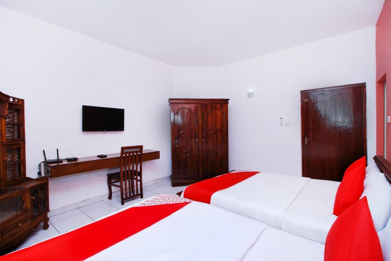 Hotel By The C Uswetakeiyawa Extérieur photo